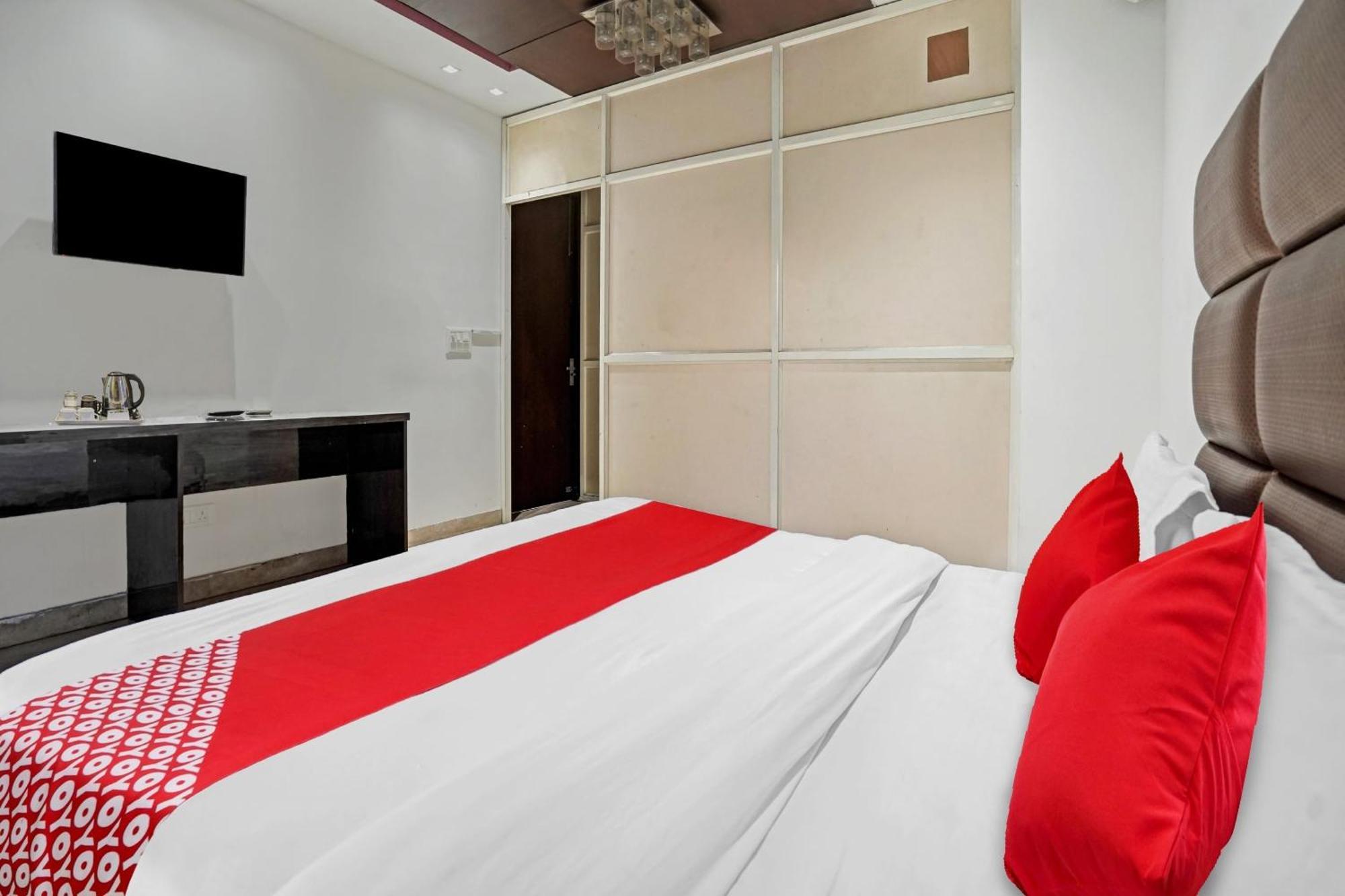 Hotel O South Galaxy 3*